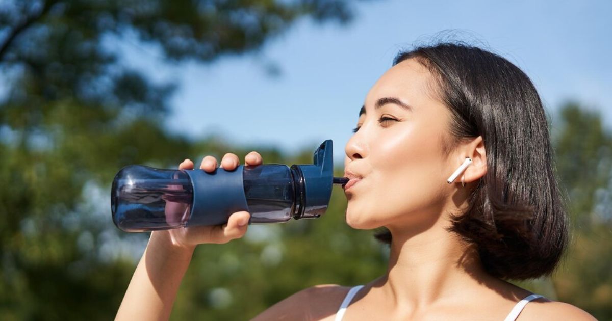 AquaPure Smart Water Bottle: Unlock 99% Clean Water Anytime